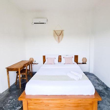 Turtle House Surf & Stay Airsatang Экстерьер фото