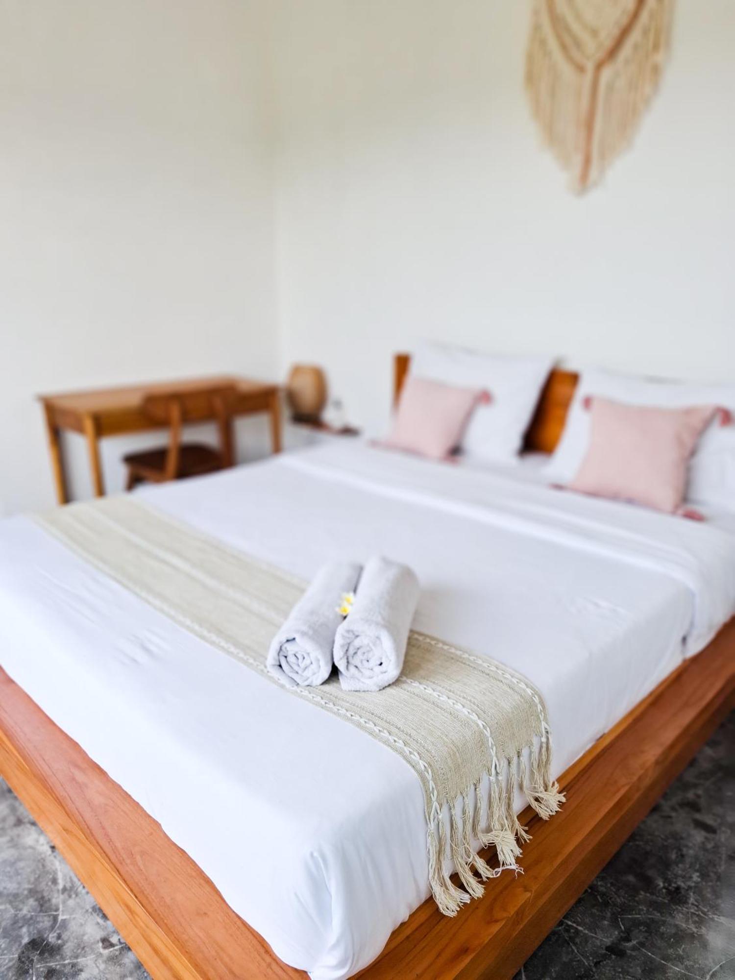 Turtle House Surf & Stay Airsatang Экстерьер фото